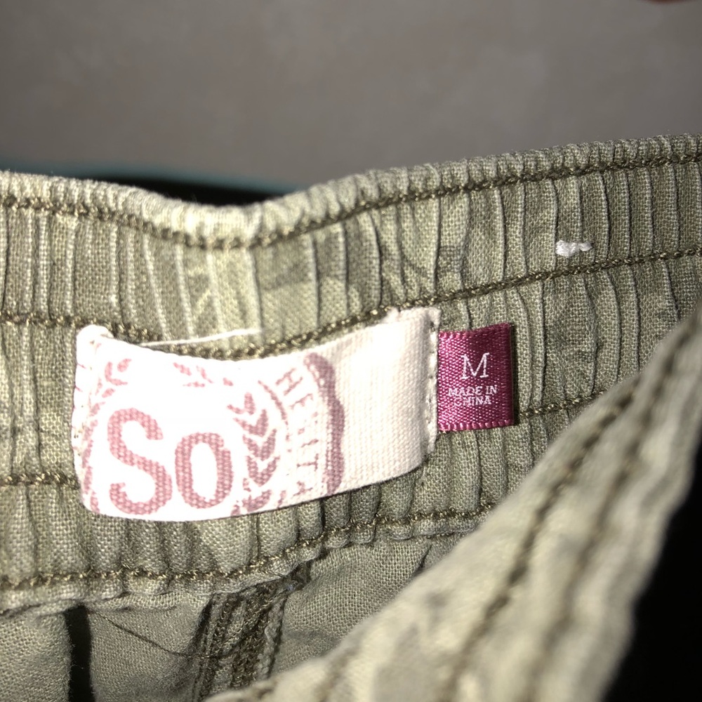 Shorts - Picture 3 of 3